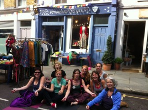 Bermondsey yogis-in-front-of-shop